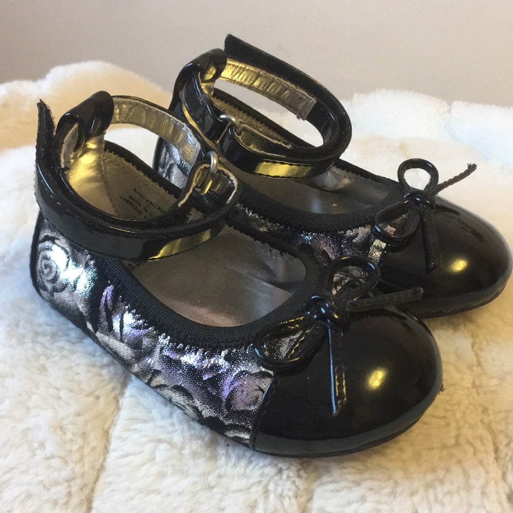 Stuart weitzman ballet flats with strap
